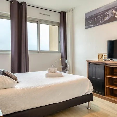 Perle De La Seine Superbe F3 Vue Seine Et Cathedrale *