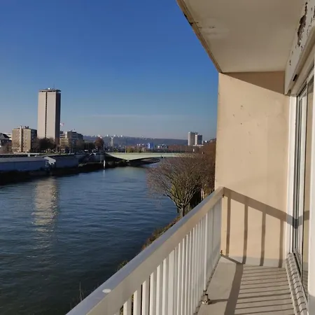 Perle De La Seine Superbe F3 Vue Seine Et Cathedrale Апартаменты *